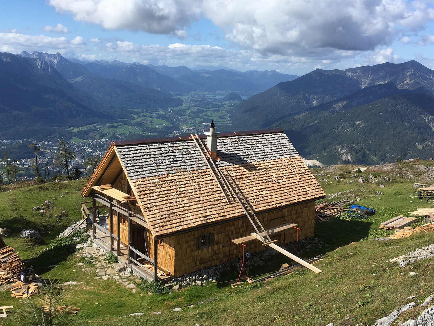 121_Kothalm_Traditionelle-Holzbauweise_Laerchenschindeldach